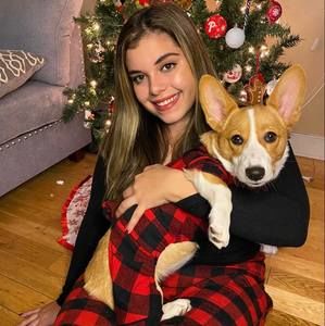 Meet your Posher, Camila